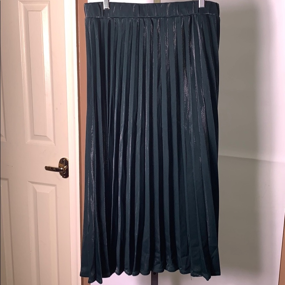 Hunter Green Pleated Skirt